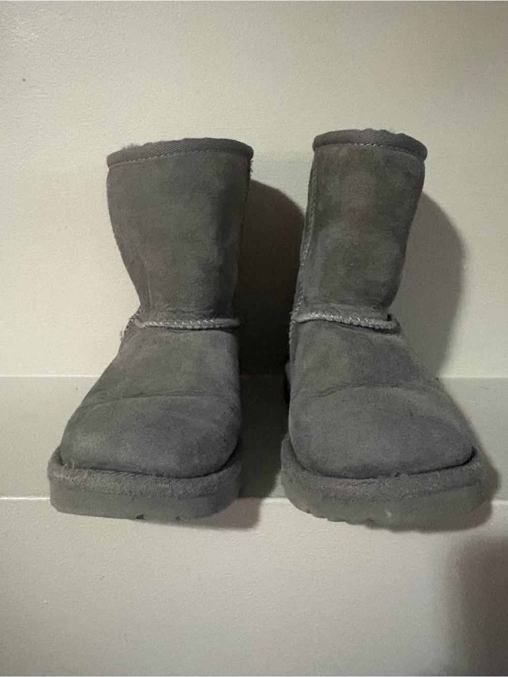 UGG Kids Classic Short Boot in Gray